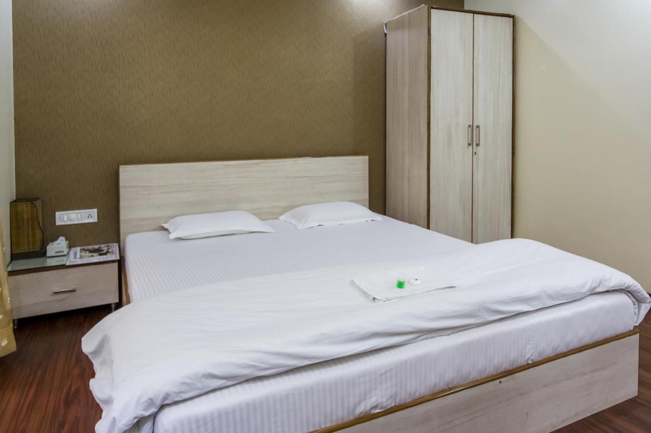 פונה Apple Tree Apartments Koregaon Park מראה חיצוני תמונה