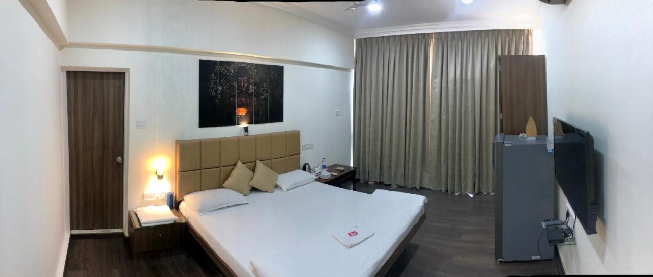 פונה Apple Tree Apartments Koregaon Park מראה חיצוני תמונה