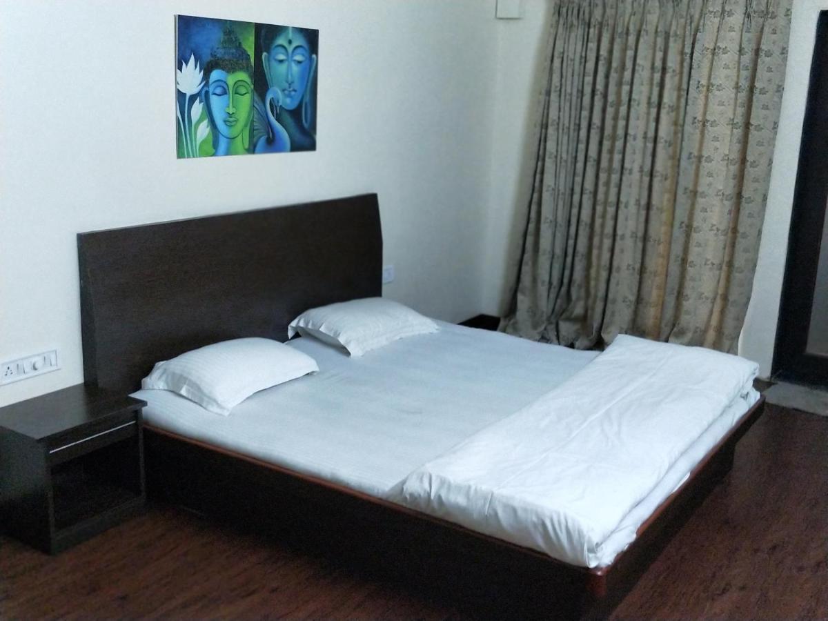 פונה Apple Tree Apartments Koregaon Park מראה חיצוני תמונה