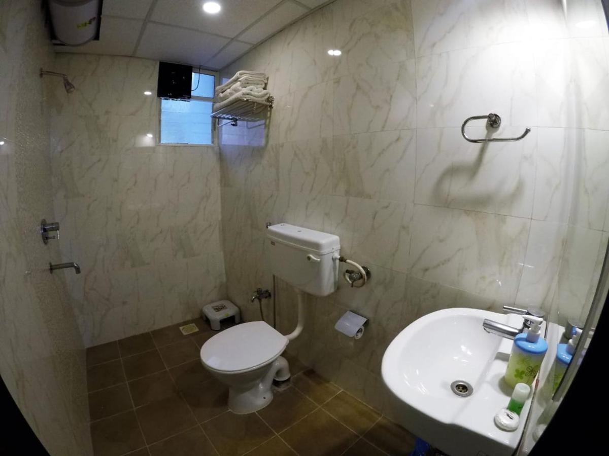 פונה Apple Tree Apartments Koregaon Park מראה חיצוני תמונה