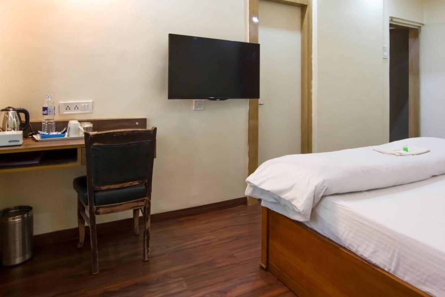 פונה Apple Tree Apartments Koregaon Park מראה חיצוני תמונה